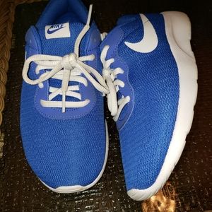 Boys nike 5YW worn once